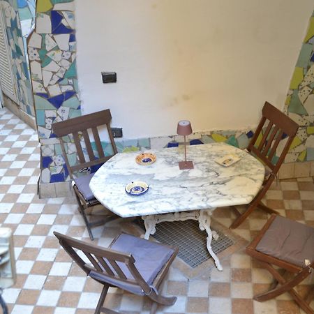 Bed and Breakfast Residenza Suor Orsola Napoli Esterno foto